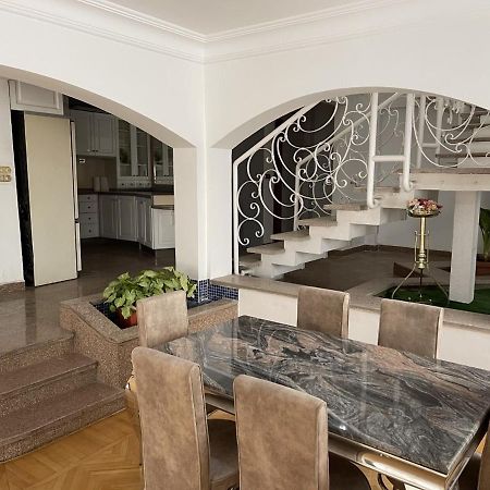 Heliopolis Modern 2Bdr Apartment Кайро Екстериор снимка